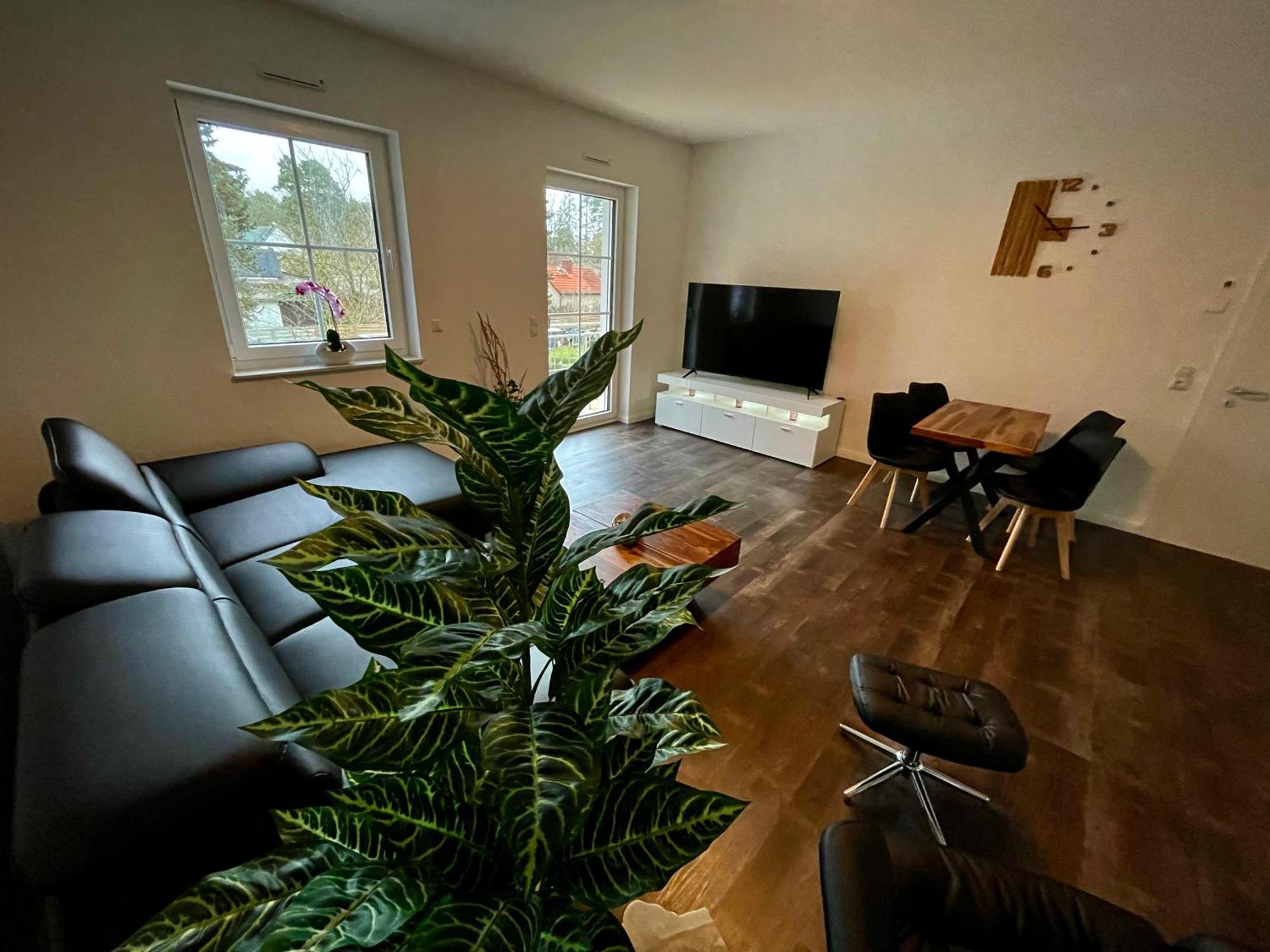 Ferienwohnung Im Gruenen Oranienburg Buitenkant foto
